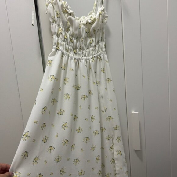 House of CB - Christabel Ivory Floral Shirred Midi Dress - Picture 3 of 4